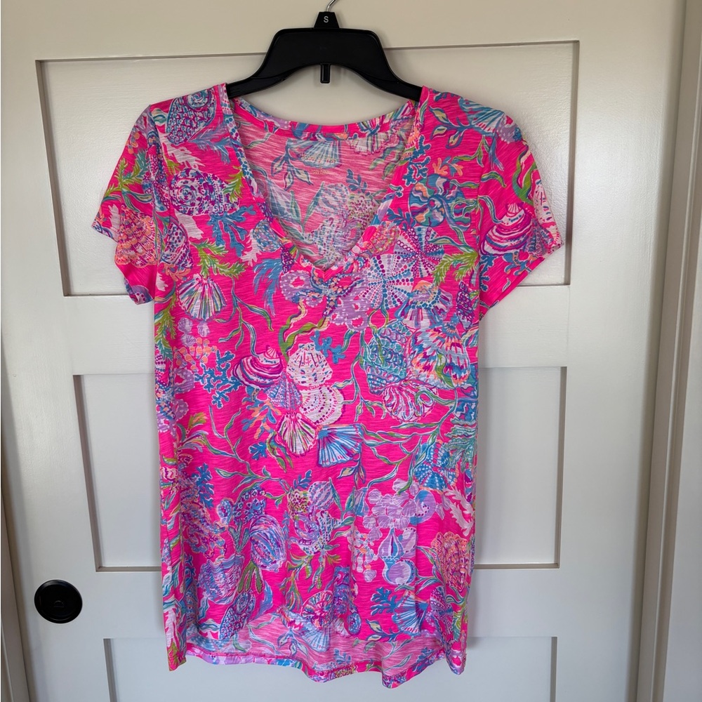 Lilly Pulitzer Vibrant Pink Patterned Women's T-shirt
